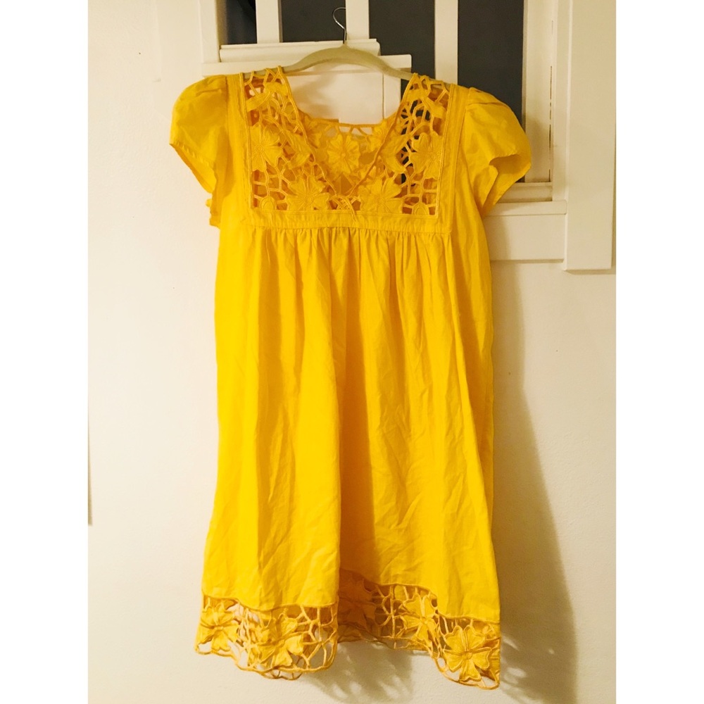 Babydoll- Style Dress with cutout trim